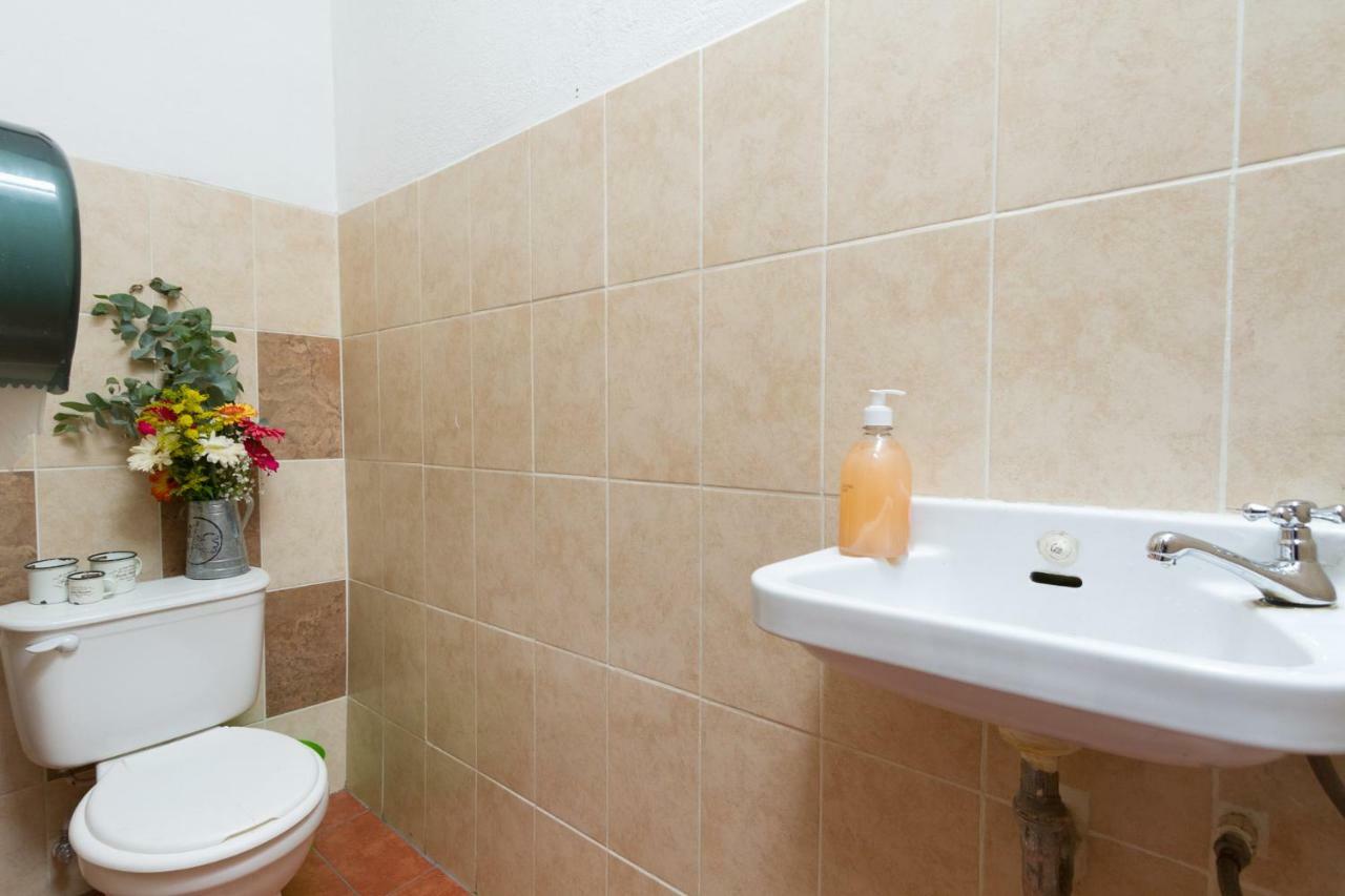 Tamarindo Guest House, Near Arco Santa Catarina アンティグア・グアテマラ エクステリア 写真